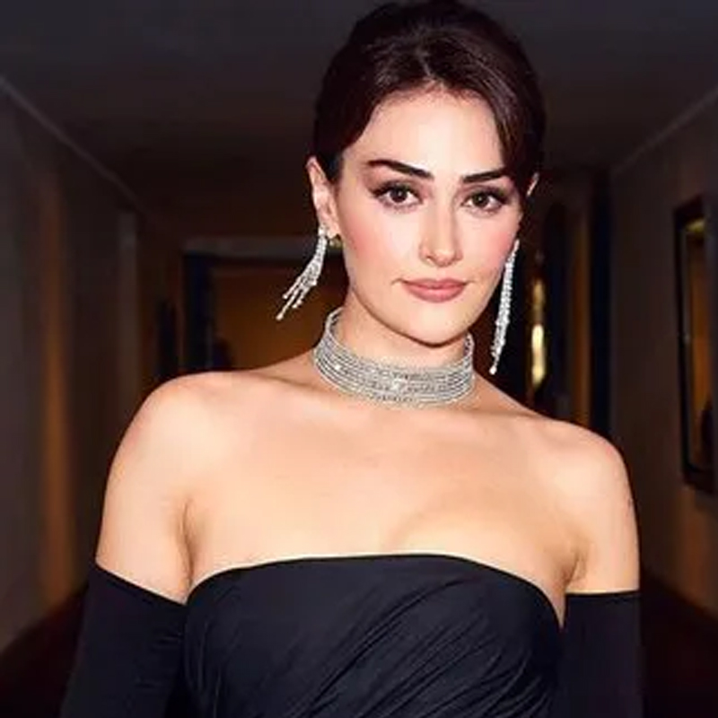 Esra Bilgiç (Romantik Hırsız)