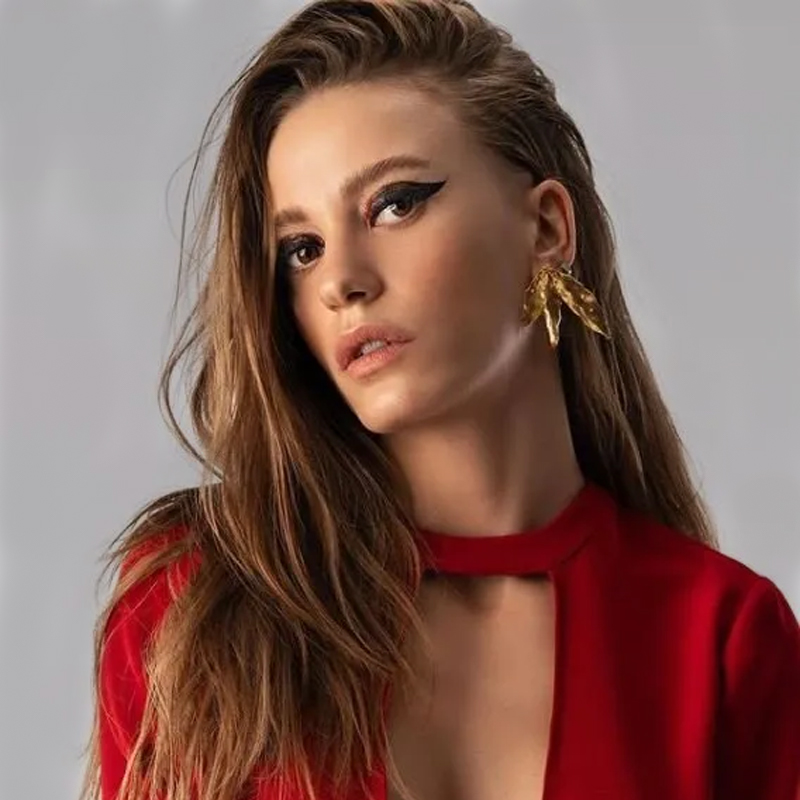 Serenay Sarıkaya